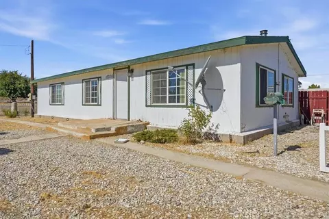 Exterior - 13378 Paramount Rd, Phelan, CA 92371 photo 3 of 14