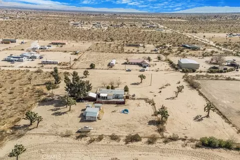View/Area - 13378 Paramount Rd, Phelan, CA 92371 photo 4 of 15