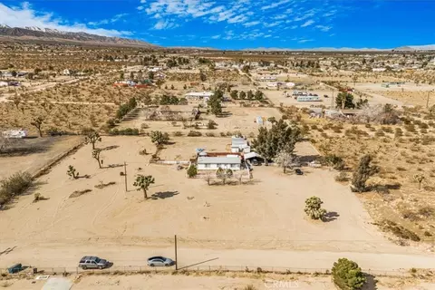 View/Area - 13378 Paramount Rd, Phelan, CA 92371 photo 3 of 15
