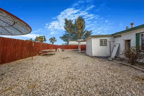 Exterior - 13378 Paramount Rd, Phelan, CA 92371 photo 14 of 14