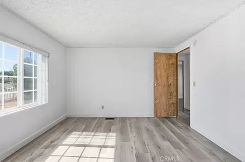 Bedroom - 13378 Paramount Rd, Phelan, CA 92371 photo 3 of 4