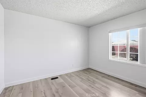 Bedroom - 13378 Paramount Rd, Phelan, CA 92371 photo 2 of 4