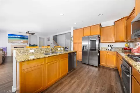 Kitchen - 11239 Scarlet Ave, Adelanto, CA 92301 photo 3 of 4