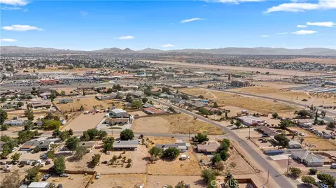 View/Area - 18215 Carob, Hesperia, CA 92345 photo 4 of 5