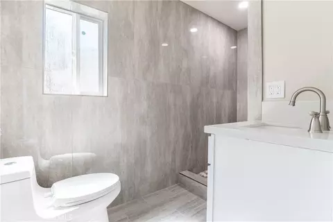 Bath - 16213 S Thorson, Compton, CA 90221 photo 3 of 7