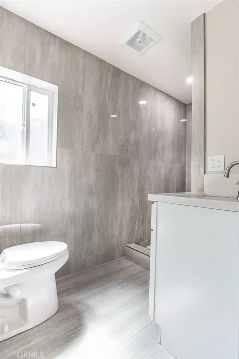 Bath - 16213 S Thorson, Compton, CA 90221 photo 1 of 7