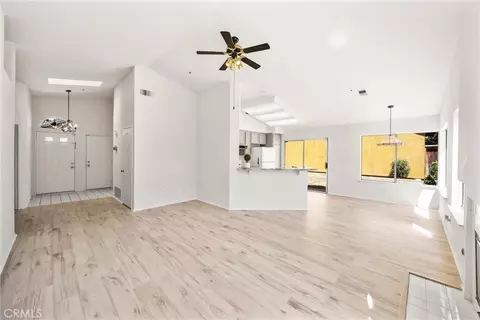 Living - 13484 Columbus Ct, Fontana, CA 92336 photo 3 of 7
