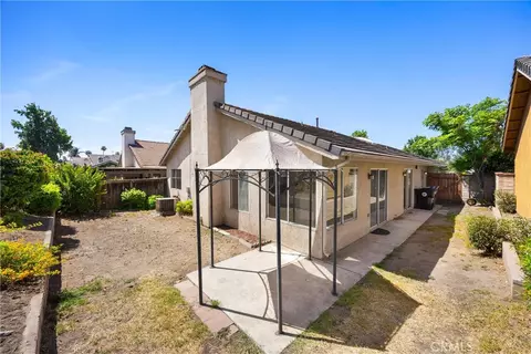 Exterior - 13484 Columbus Ct, Fontana, CA 92336 photo 5 of 9