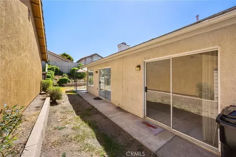 Exterior - 13484 Columbus Ct, Fontana, CA 92336 photo 4 of 9