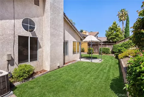 Exterior - 13484 Columbus Ct, Fontana, CA 92336 photo 7 of 9