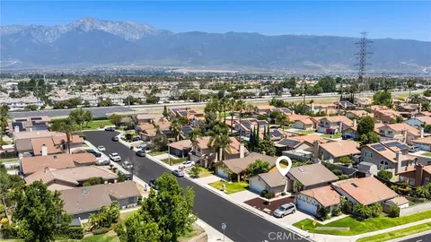 View/Area - 13484 Columbus Ct, Fontana, CA 92336 photo 4 of 7