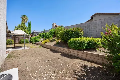 Exterior - 13484 Columbus Ct, Fontana, CA 92336 photo 6 of 9