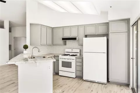 Kitchen - 13484 Columbus Ct, Fontana, CA 92336 photo 1 of 4
