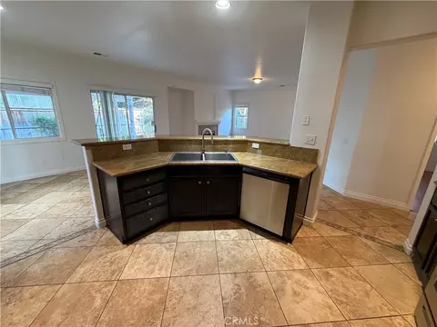 Kitchen - 45402 Eagle Crest Ln, Temecula, CA 92592 photo 4 of 4