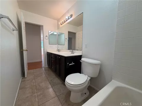 Bath - 45402 Eagle Crest Ln, Temecula, CA 92592 photo 7 of 7