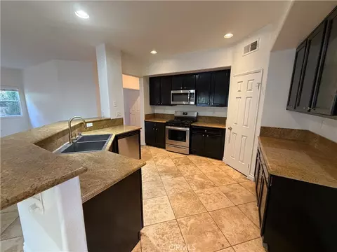 Kitchen - 45402 Eagle Crest Ln, Temecula, CA 92592 photo 2 of 4