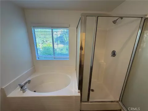 Bath - 45402 Eagle Crest Ln, Temecula, CA 92592 photo 4 of 7