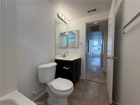 Bath - 45402 Eagle Crest Ln, Temecula, CA 92592 photo 2 of 7
