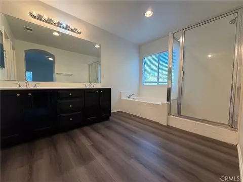 Bath - 45402 Eagle Crest Ln, Temecula, CA 92592 photo 3 of 7