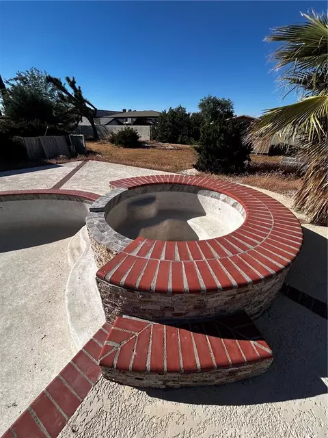 Exterior - 14981 Pamlico, Apple Valley, CA 92307 photo 7 of 8