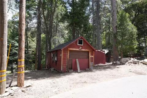 Other - 25020 Moon Dr, Crestline, CA 92325 photo 2 of 3