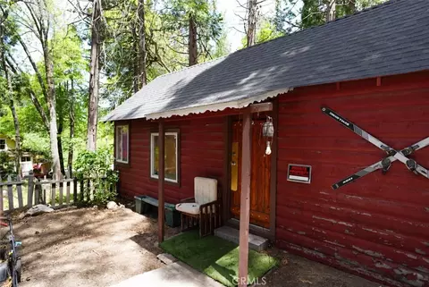 Exterior - 25020 Moon Dr, Crestline, CA 92325 photo 1 of 8