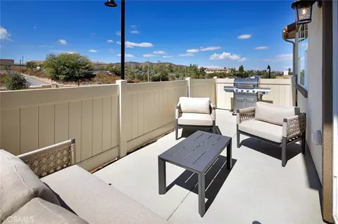 Exterior - 36137 Domingo Ave #2002, Murrieta, CA 92563 photo 1 of 5