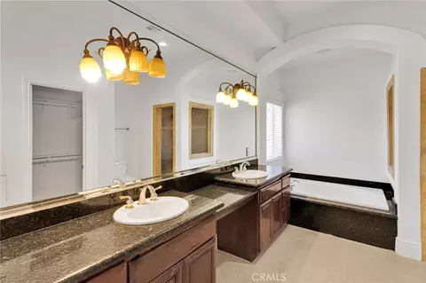 Bath - 16233 Ridge View Dr, Apple Valley, CA 92307 photo 1 of 7
