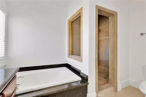 Bath - 16233 Ridge View Dr, Apple Valley, CA 92307 photo 3 of 7