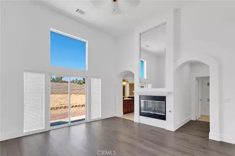 Living - 16233 Ridge View Dr, Apple Valley, CA 92307 photo 8 of 11
