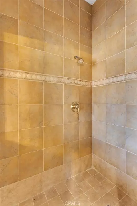 Bath - 16233 Ridge View Dr, Apple Valley, CA 92307 photo 4 of 7