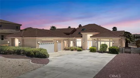 16233 Ridge View Dr, Apple Valley, CA 92307
