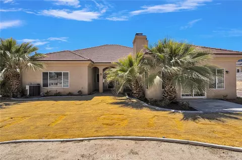 Exterior - 16233 Ridge View Dr, Apple Valley, CA 92307 photo 6 of 9