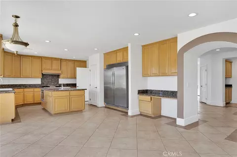 Entry Way - 16245 Ridge View Dr, Apple Valley, CA 92307 photo 5 of 14