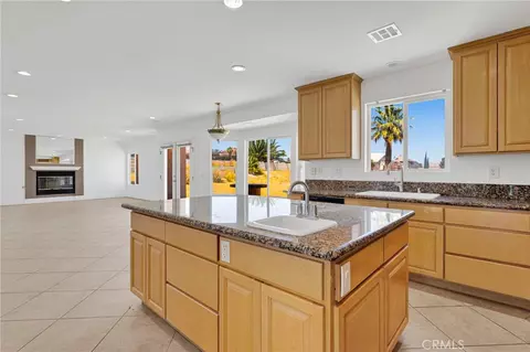 Kitchen - 16245 Ridge View Dr, Apple Valley, CA 92307 photo 2 of 6