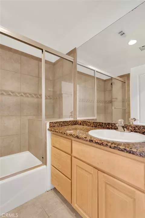 Bath - 16245 Ridge View Dr, Apple Valley, CA 92307 photo 2 of 10