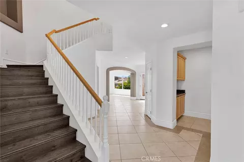 Entry Way - 16245 Ridge View Dr, Apple Valley, CA 92307 photo 6 of 14