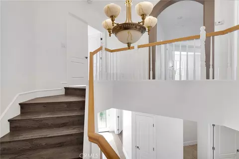 Entry Way - 16245 Ridge View Dr, Apple Valley, CA 92307 photo 8 of 14
