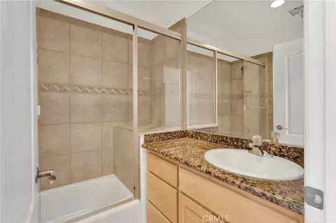 Bath - 16245 Ridge View Dr, Apple Valley, CA 92307 photo 1 of 10