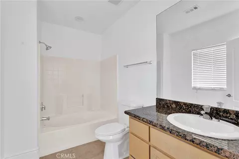 Bath - 16245 Ridge View Dr, Apple Valley, CA 92307 photo 6 of 10