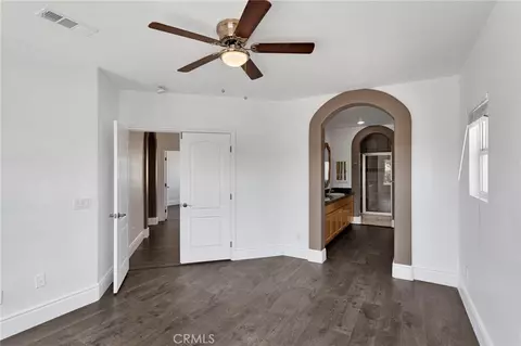 Entry Way - 16245 Ridge View Dr, Apple Valley, CA 92307 photo 10 of 14