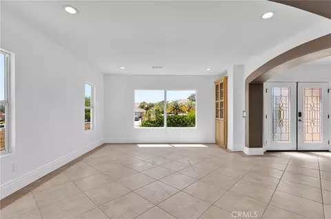 Living - 16245 Ridge View Dr, Apple Valley, CA 92307 photo 1 of 7