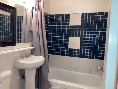 Bath - Undisclosed, Riverside, CA 92503 photo 1 of 1