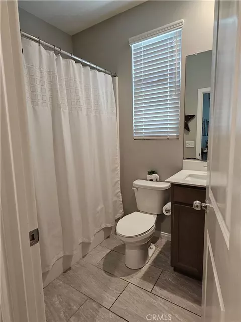 Bath - 4633 Eagle, Perris, CA 92571 photo 1 of 4