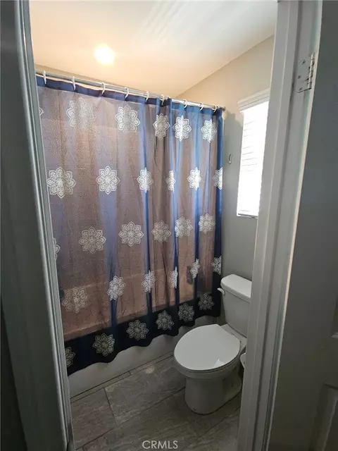 Bath - 4633 Eagle, Perris, CA 92571 photo 3 of 4