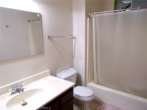 Bath - 10687 Maple, Hesperia, CA 92345 photo 3 of 3