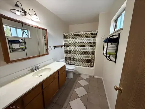 Bath - 10687 Maple, Hesperia, CA 92345 photo 1 of 3