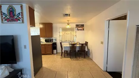 Entry Way - 16087 Spruce, Hesperia, CA 92345 photo 2 of 4