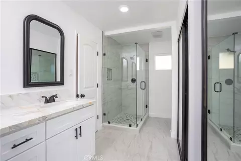 Bath - 44750 Adobe Dr, Hemet, CA 92544 photo 2 of 4