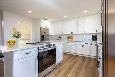 Kitchen - 44750 Adobe Dr, Hemet, CA 92544 photo 5 of 7
